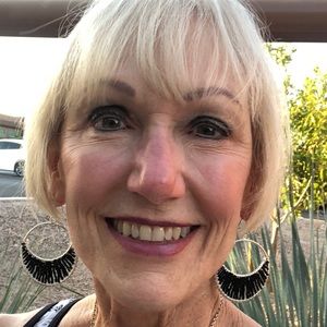 Meet your Posher, Sharon